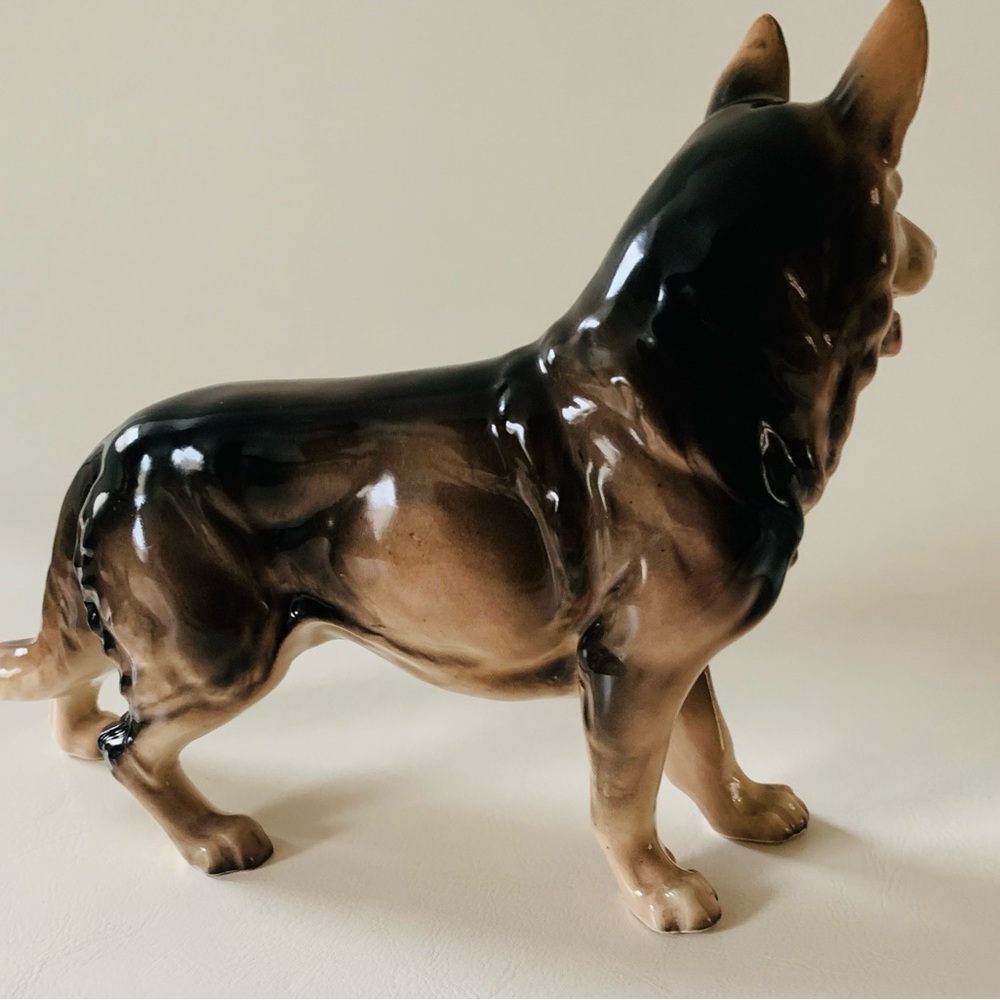 Vintage porcelain dog figurines from Japan - Picture 5 of 12